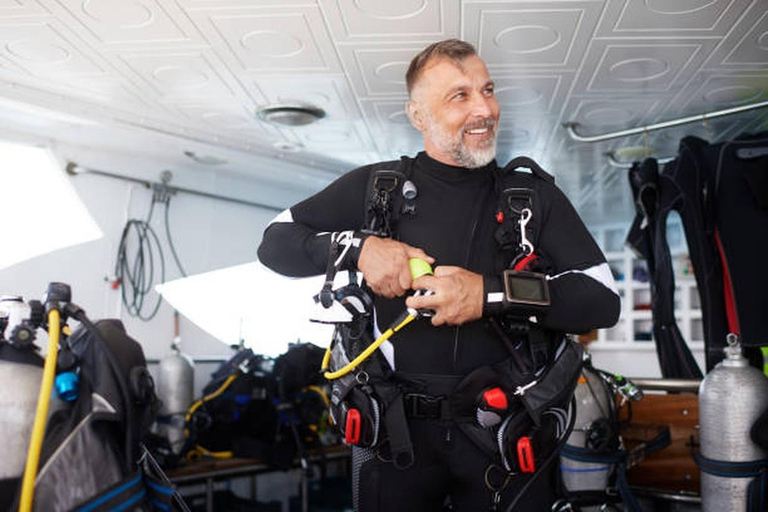 Hurghada: Dive Experience for Beginners or Certified Divers Full-Day Scuba Diving for Certified Divers