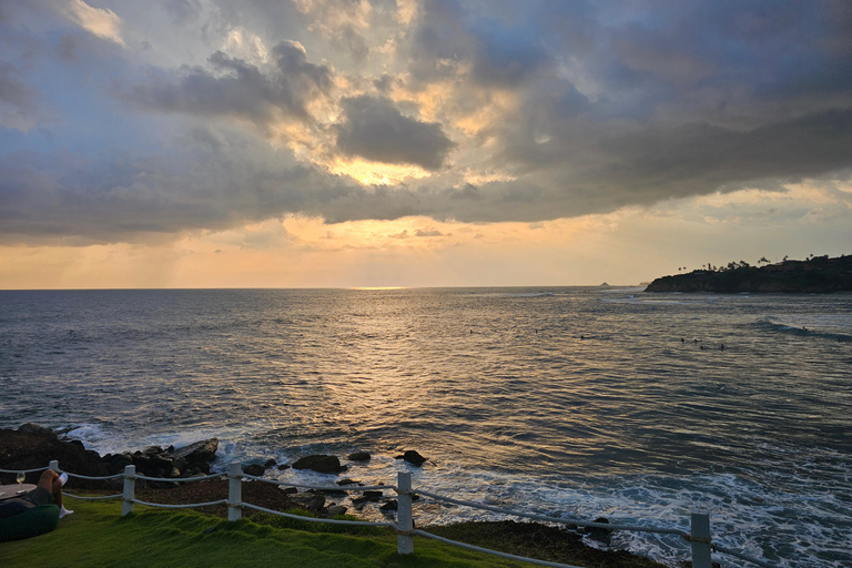 Waligama: Cliff Sunset Dining Experience + Wine