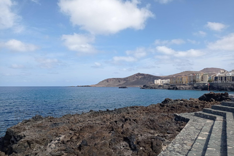 Las Palmas Exploring: Walking Guided City Adventure Las Palmas: Walking Guided Exploring Tour Adventure 1.5h