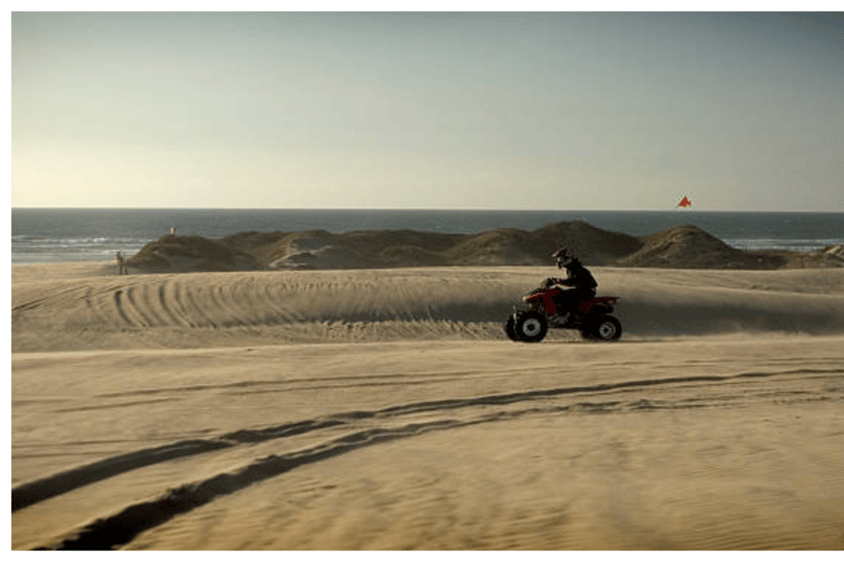 Doha: Quad Bike Wüstensafari mit Abholung vom Hotel