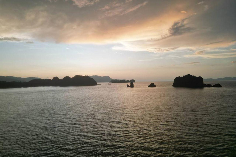 2 horas de cruzeiro pelo rio e cruzeiro ao pôr do sol