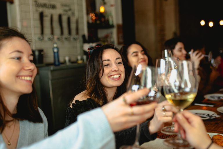 Barcelona: El Born Food Walking Tour with Tapas and Drinks