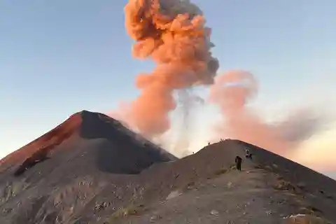 Guatemala: 2-Day Acatenango & Fuego Volcano Private Hike