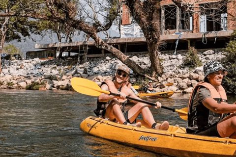 Vang Vieng: tyrolka, spływy kajakowe i błękitna laguna