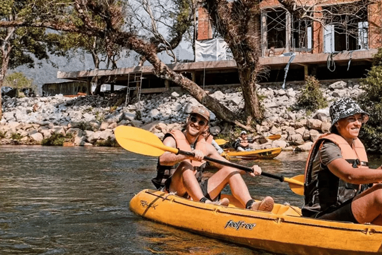 Vang Vieng : Kayak&amp;Cave Tubing&amp;Trekking&amp;Blue Lagoon