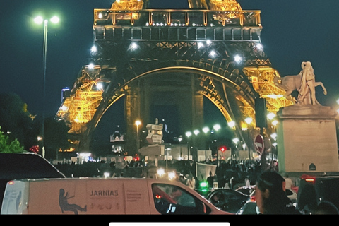 Paris la nuit : visite privée de 3h en 2cv rose avec champagne