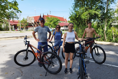 Flytande marknad heldags cykeltur från BangkokDamnoen Saduak heldagscykeltur från Bangkok