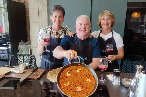 Málaga: Aula de culinária de Paella e Sangria com visita ao mercado