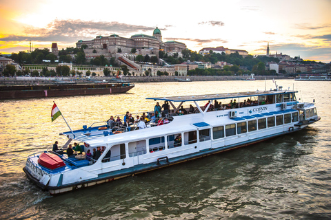 Budapest: Daytime Hop-on Hop-off Cruise with Welcome Drink Budapest: Daytime Hop - on Cruise