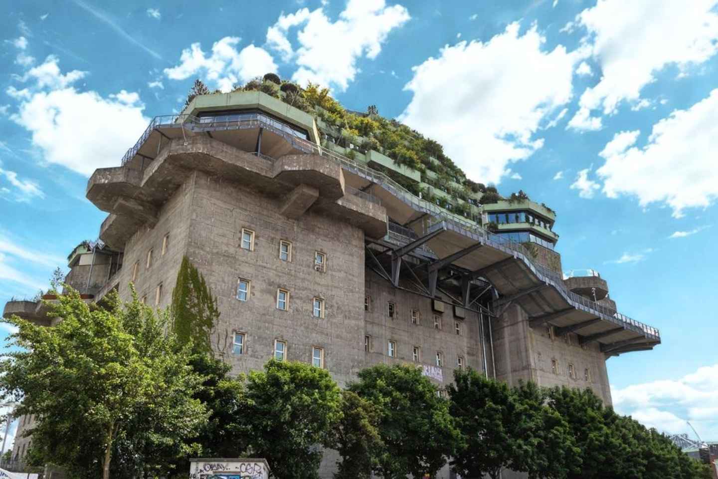 Hamburg: St. Pauli Green Bunker Tour in German