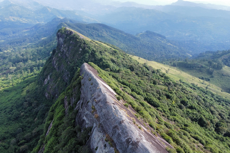 Kandy: Hanthana Lizard’s Back Hike