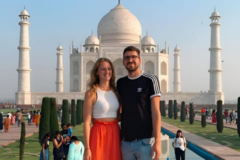 From Delhi: Taj Mahal & Agra Day Trip by Super-fast Train