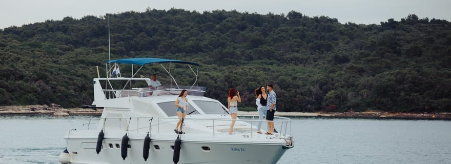 Pula : visite d'une demi-journée ou d'une journée en bateau avec skipper