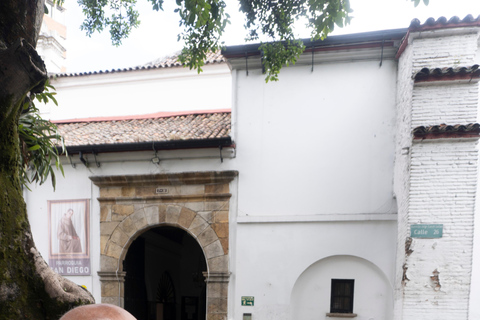 Bogotá: Tour a pie con la abuela por el centro de BogotáBogotá: tour a pie por el centro de Bogotá con una abuela