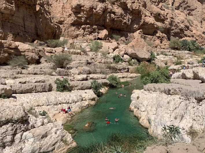 Da Muscat:Tour privato Wadi Shab e Bimmah Sinkhole giornata intera