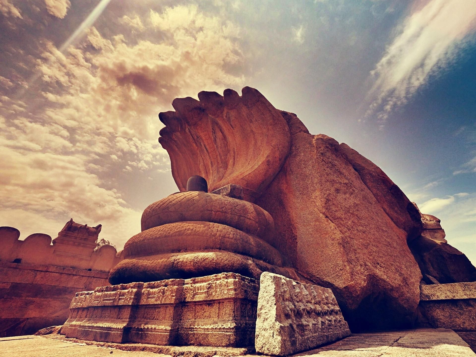 Von Bangalore aus: Tagestour zum Lepakshi-Tempel und zur Adiyogi-Statue
