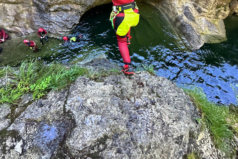 Wiestal: Canyoning in der Almbachklamm - Swiss Cheese Tour