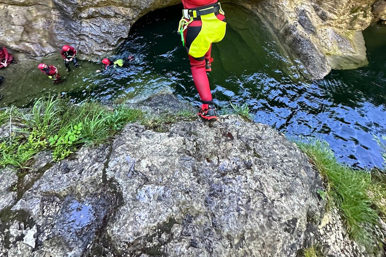 Wiestal: Canyoning in der Almbachklamm - Swiss Cheese Tour