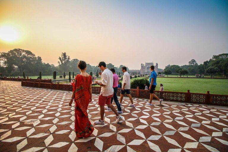 Z Delhi: 6-dniowa wycieczka po Złotym Trójkącie z RanthamboreWycieczka z samochodem + przewodnik + 4-gwiazdkowy hotel + prywatny jeep safari