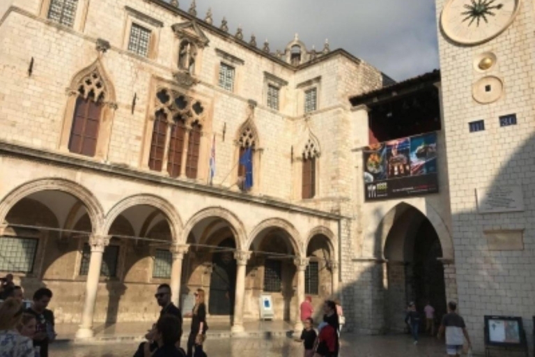 Von Split oder Trogir: Privater Transfer nach Dubrovnik StadtTransfer von Trogir nach Dubrovnik