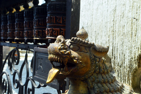 Les yeux de la sagesse de Katmandou : une exploration des stupas bouddhistes