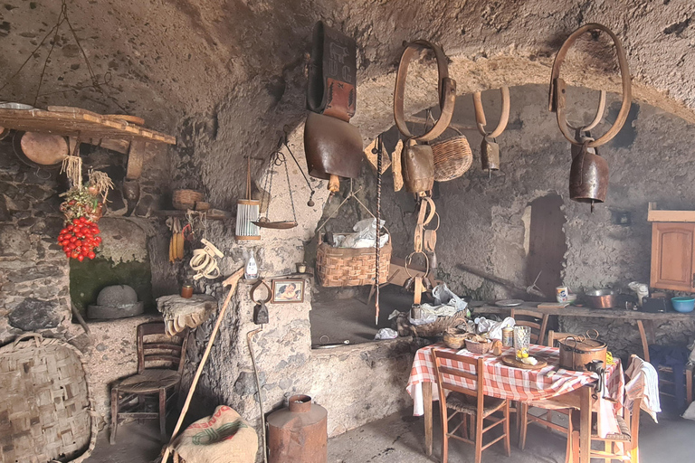 Amalfi Coast: Path of Gods Hike & Food at the Shepherd's Hut