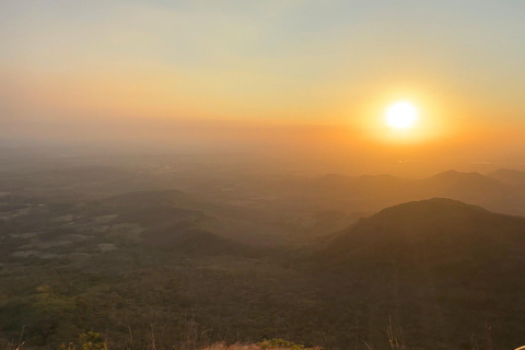 瓜纳卡斯特：徒步探索佩拉多山，游览印第安石瀑布瓜纳卡斯特：佩拉多山徒步和印第奥岩石之旅