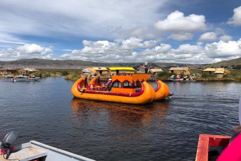 Puno: Half Day Floating Islands of the Uros + Spanish/English Tour Guide