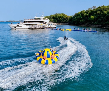 Besök Nautilus Cruise Halvdagsutflykt med sightseeing och snorkling