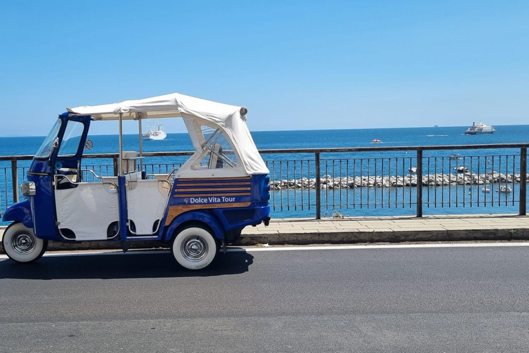 Tour romantico in tuk tuk con degustazione di vini nelle colline di Amalfi