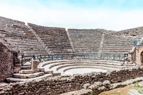 Naples: Pompeii and Mt. Vesuvius with Pizza or Wine Tasting