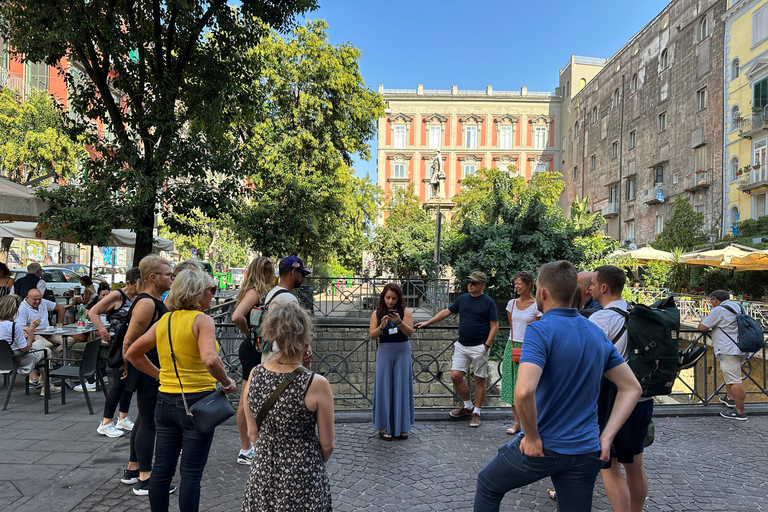 Naples: Street Food and Guided Sightseeing Walking Tour