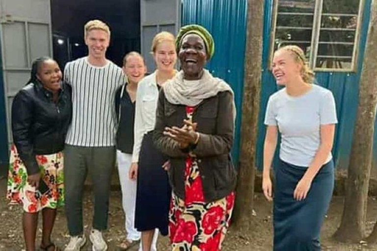 نيروبي: جولة سير على الأقدام بصحبة مرشد في حي كيبيرا الفقير مع خدمة الاستقبال من الفندق