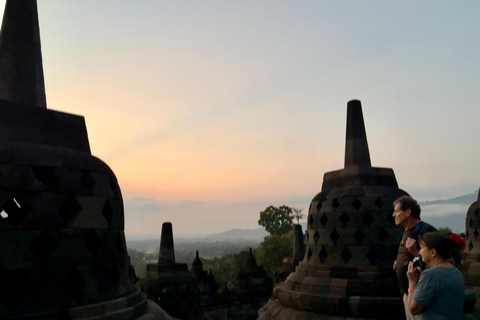 Yogyakarta: Borobudur Sunrise Tour with Breakfast Shared tour VIP Sunrise Borobudur