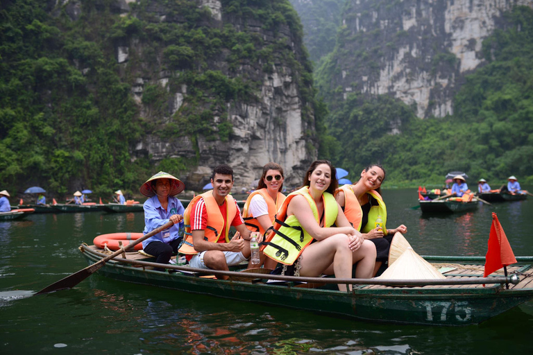 Hanoi: całodniowa wycieczka do Hoa Lu, Trang An i jaskini Mua