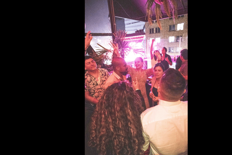 Bogotá: Zona Rosa Pub Crawl with Beer and Cocktails