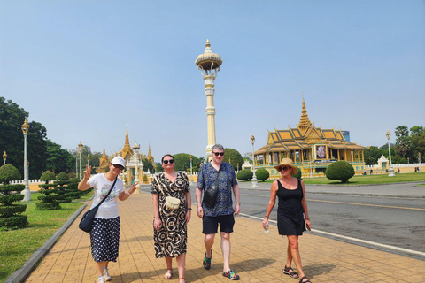 Phnom Penh: Private Tuk-Tuk Tour mit englischsprachiger Begleitung