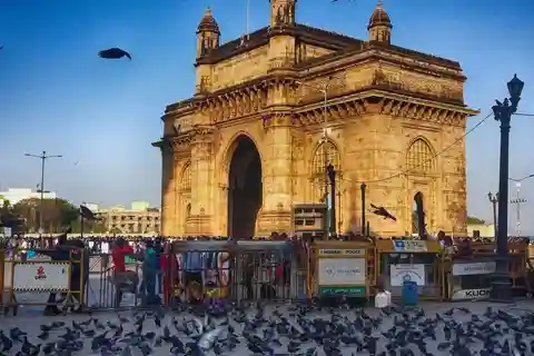 2 Days Mumbai Tour with Car and Hotel