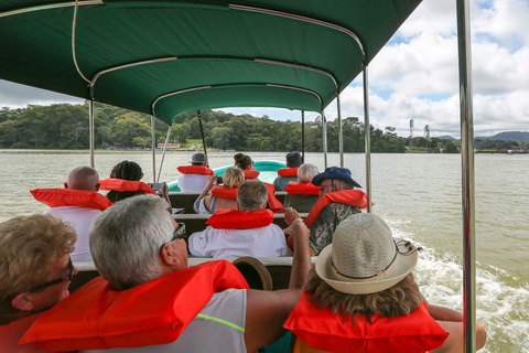 Tour Lago Gatún Observatorio de Monos Salvajes y Santuario de Perezosos