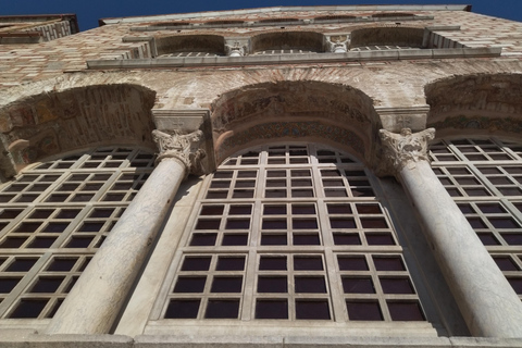 سالونيك: جولة سير مصحوبة بمرشدين في المركز التاريخيثيسالونيكي: جولة سير بصحبة مرشد في المركز التار