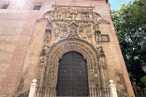 Málaga: Old Town Walking Tour with Local Guide Málaga: Centro Histórico con guías locales