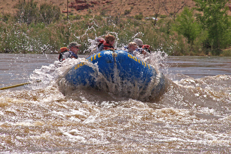 Rafting no Rio Colorado: Meio dia de manhã em Fisher TowersRafting no Rio Colorado: meio dia de manhã nas Fisher Towers