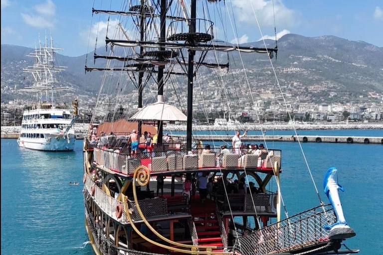 Alanya: Romantic Boat Tour with Lunch and Drinks