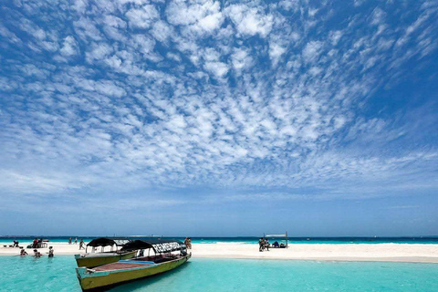 Stone Town & Nakupenda Sandbank – Full-Day Tour with Fruits Stone Town & Nakupenda Sandbank–Full-Day Tour With BBQ luch