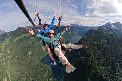 Berchtesgaden: Tandem Paragliding Flight over Königssee