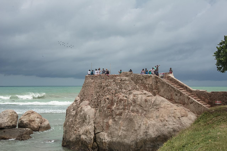 Galle: Fort Walking Tour with Local Guide + Lunch