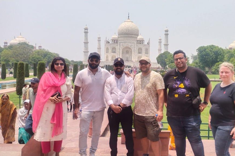 Agra: Taj Mahal, Agra &amp; Elefanten SOS Ganztagestour oder HalbtagestourHalbtagestour - nur Tourguide und Auto für Taj Mahal &amp; Agra Fort