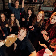 Bratislava: Kneipentour mit VIP-Eintritt, kostenlosen Shots & Bier