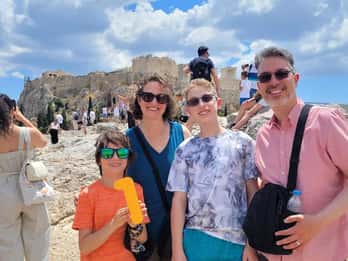 Athens: Family Mythology Treasure Hunt w Food Stops