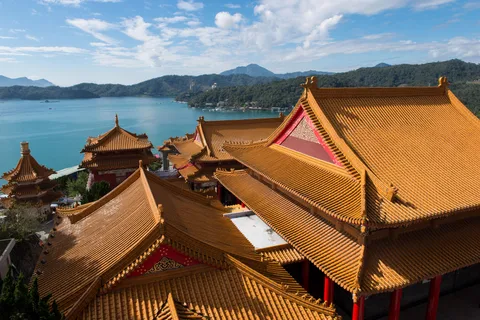 Sun Moon Lake: one-way transfer to or from Taichung City